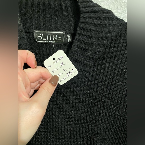 Black Sweater - Picture 3 of 4